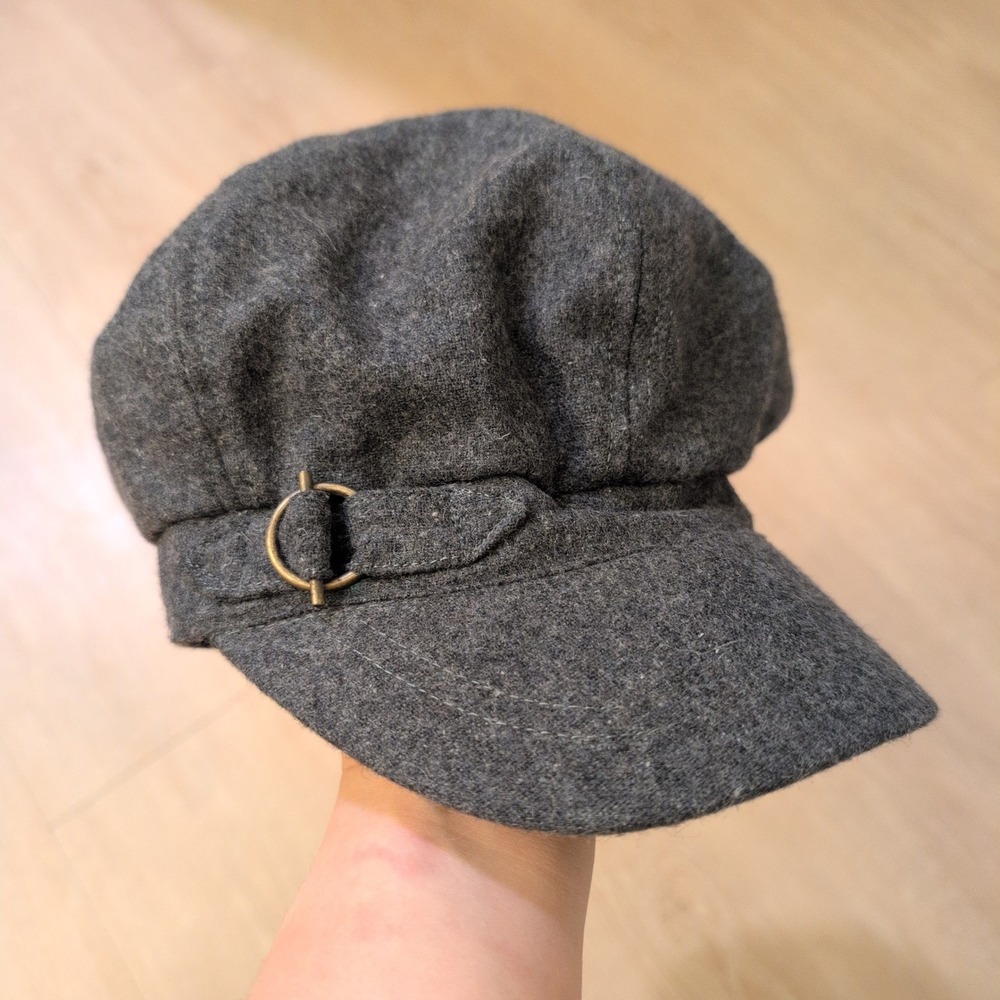 VTG Nine & Co Nine West Gray Wool Blend Newsboy Cap Baker Boy Hat Brass Detail